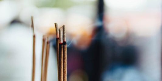 when do people burn incense cantonese？