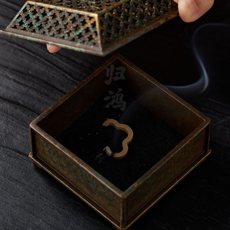 Retro Handcrafted Square Bamboo Incense Burner